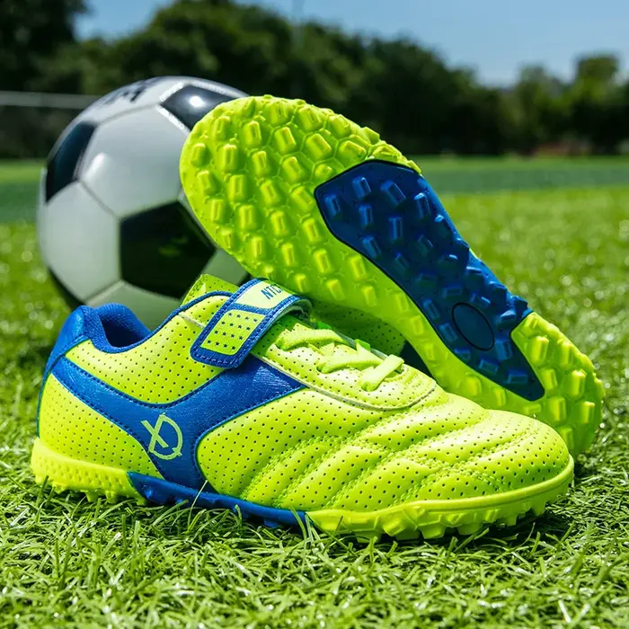 Chaussures de Football professionnelles pour gazon d'intérieur, nouveau Design, baskets de Football 
