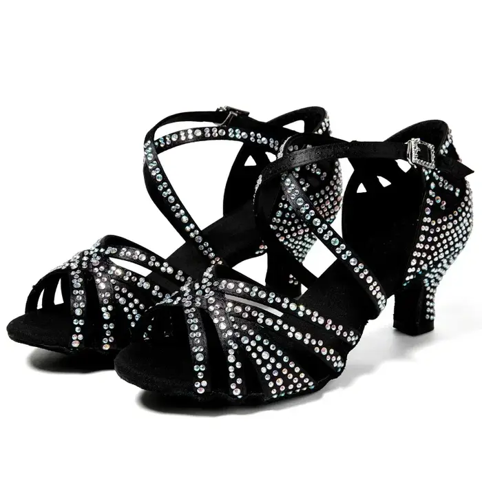 Les nouvelles chaussures de danse latine incrustées de diamants sont juste les semelles souples des 
