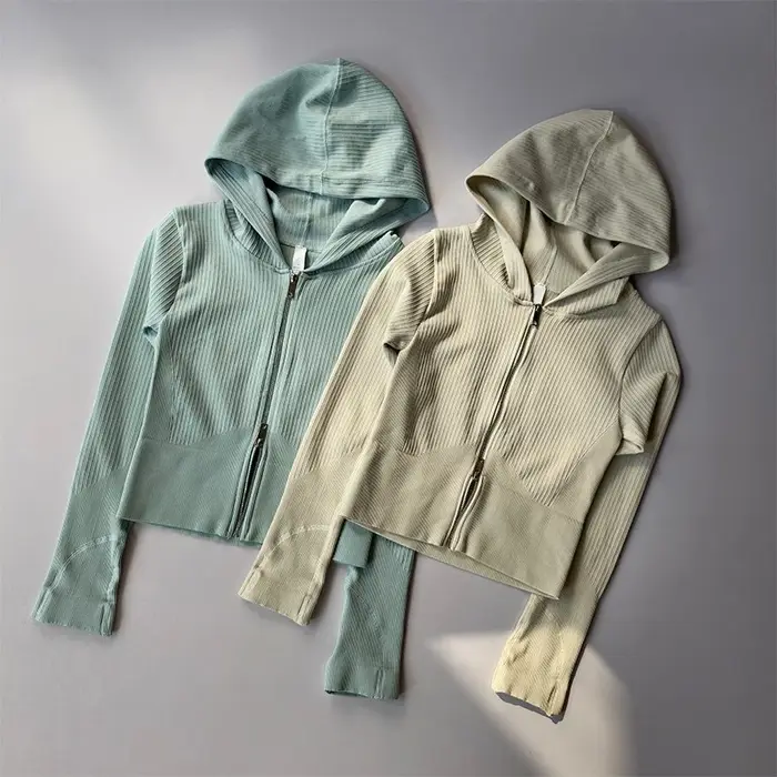 Veste sport femme moulante à double capuche : idéale running, yoga et pilates