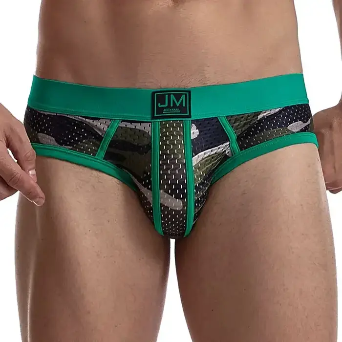 Slips caleçons en Nylon taille basse maille respirante motif camouflage pour homme occasions estivales et quotidiennes ``` 此段代码中，通过使用HTML标签来组织内容，强调了产品的特点、优势以及使用场景，并且以一种吸引人的方式传达了产品信息。同时，也遵循了原文的要求，没有添加任何未列出的特征或不必要的信息。