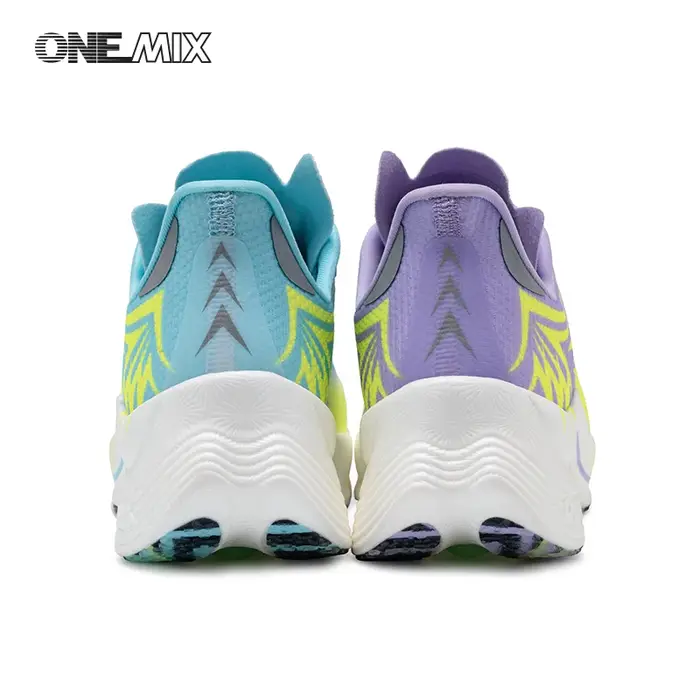 Chaussures de course ONEMIX 2025 plaque carbone baskets amortissantes légères antidérapantes respirantes pour hommes et femmes course à pied entraînement compétition