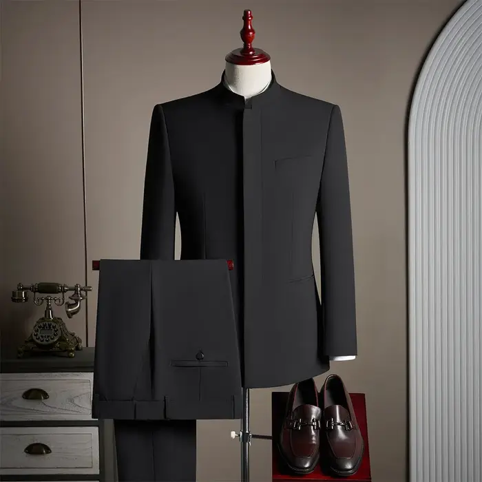 Ensemble de costume et veste pour homme de haute qualité, de couleur foncée, avec col montant de sty