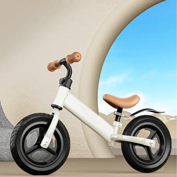 Vélo d'équilibre léger pour enfants avec 360 °   Guidon rotatif antidérapant pour bébé de 2 à 6 ans,