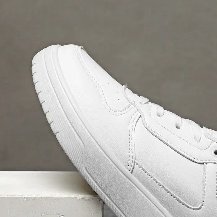 Chaussures de skateboard légères pour femmes, baskets de sport blanches et noires