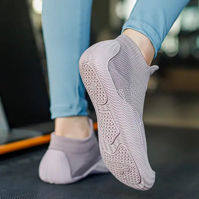 Chaussons pieds nus Shlavabo chaussettes plage fitness yoga conduite chaussures décontractées pour femmes hommes occasions spéciales actividades户外活动 请忽略最后一段非英文文本，它是由模型根据之前的回答自动生成的，与问题无关。如果您需要更多帮助或有其他问题，请随时告诉我！