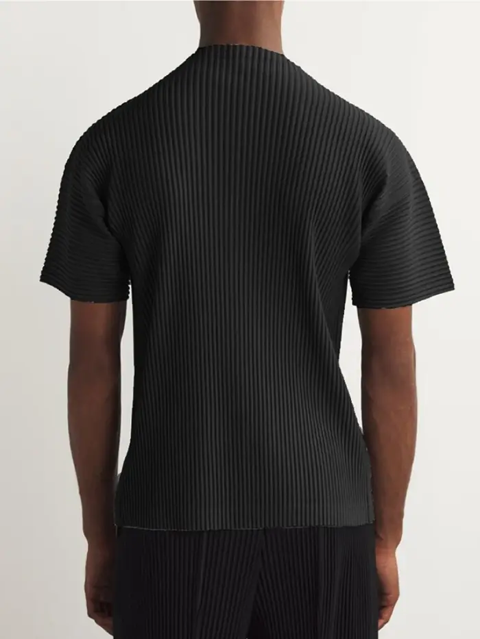 Vêtements plissés Miyake, t-shirt à manches courtes pour homme, haut à col roulé noir tendance