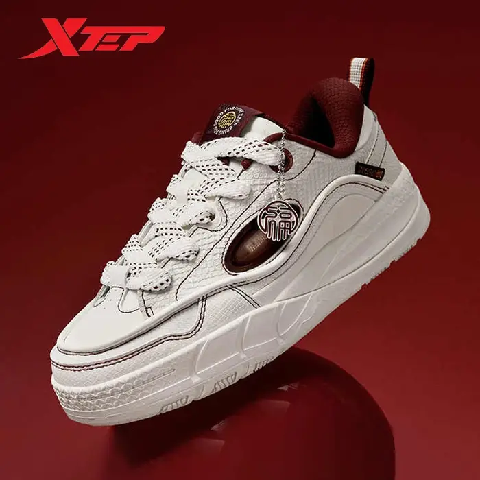 Chaussures de skate Xtep pour femme - Baskets rétro légères et respirantes avec semelle rehaussée Printemps 2025
