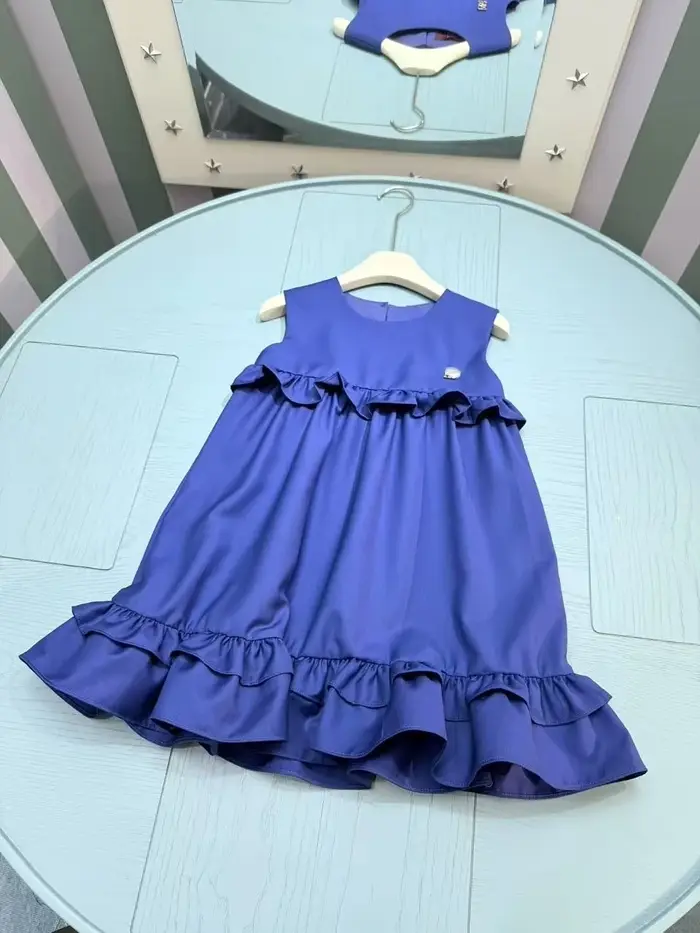 Une robe à la mode pour filles haut de gamme avec une nouvelle robe d'été à manches courtes en coton