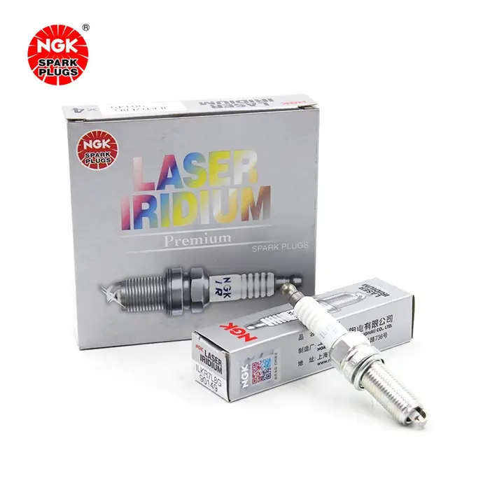 La bougie d'allumage NGK Iridium Platinum ILKR7L8G 90149 convient pour Jiangling Yuseng S330 Land Ai