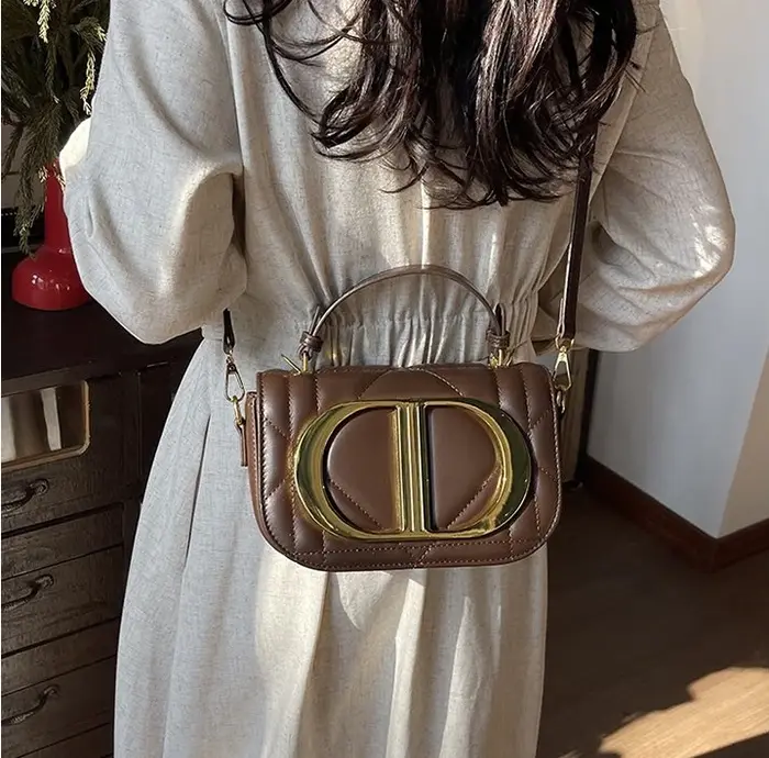 Sac à langer chic : Sac à main en cuir vintage de luxe pour femmes, sac bandoulière minimaliste haut