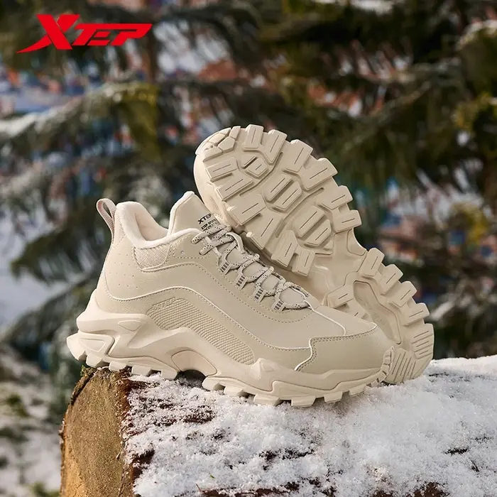 Xtep coton chaussures pour femmes hiver chaud doux chaussures de sport à la mode rétro durabilité co