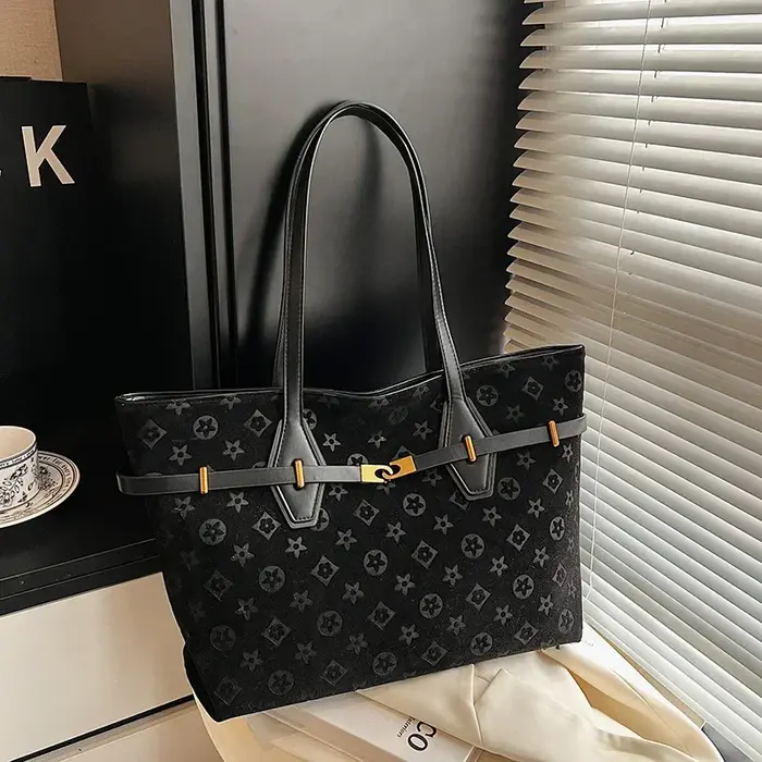 Sac bandoulière en cuir de luxe pour femme, sac messager pratique de style classique et élégant par 