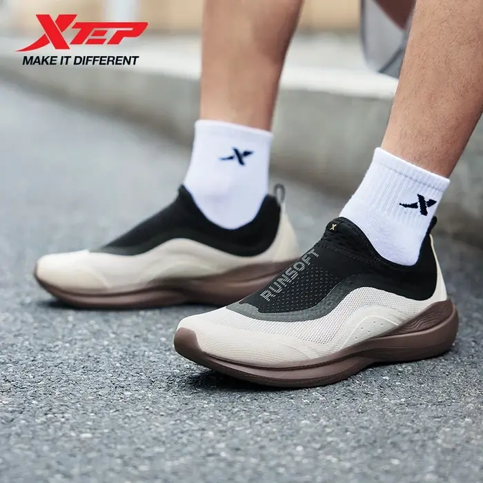 Xtep-Chaussures de course souples pour hommes, baskets légères respirantes à enfiler, baume anti-usu