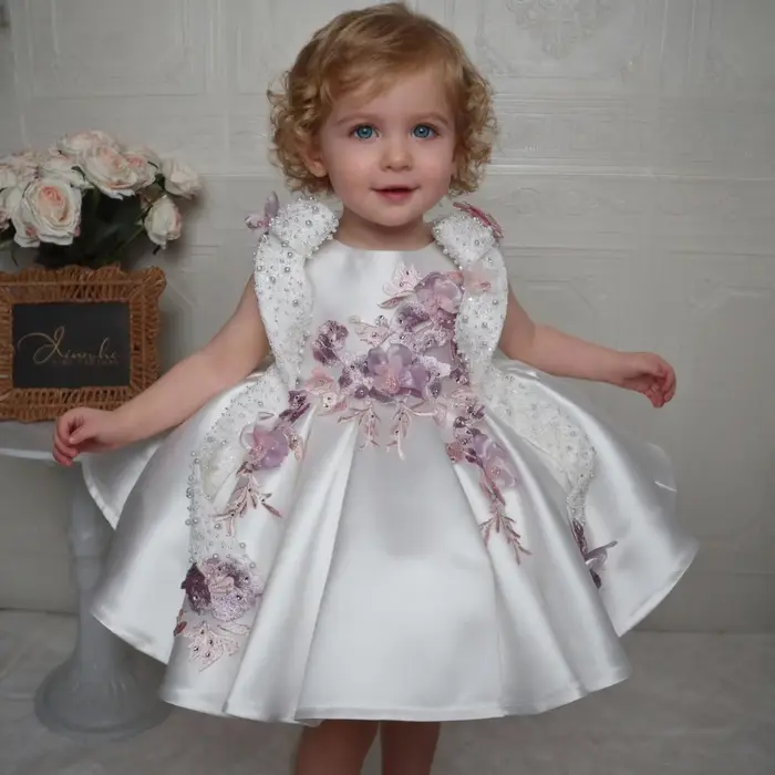 Robe princesse blanche à fleurs pour enfants, tenue Tutu brodée d'un an, sans manches, haut de gamme