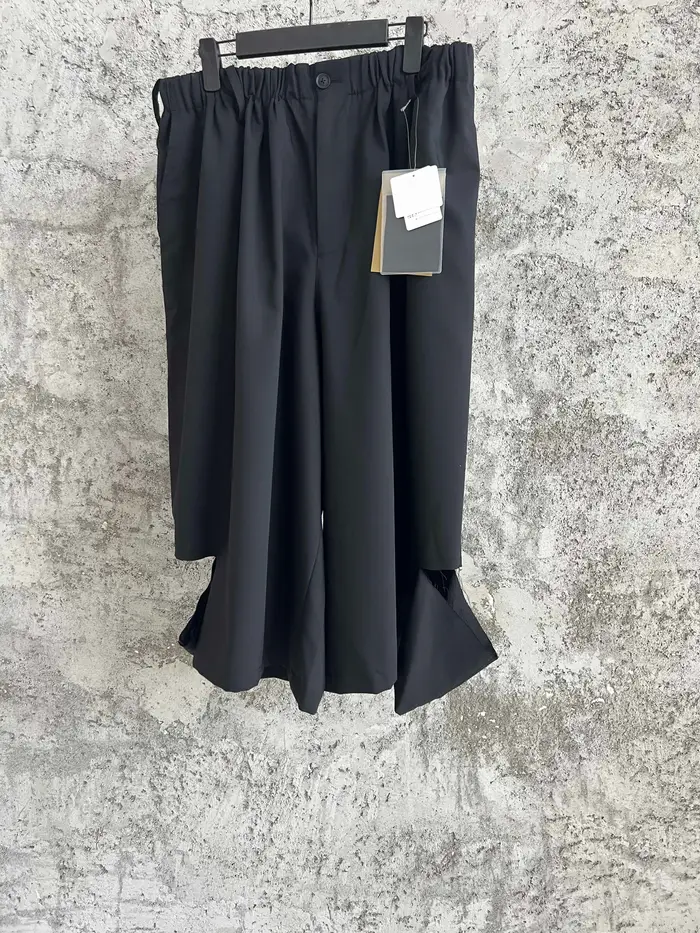 Bermuda en laine TOP-YAMAMOTO, une niche de style japonais avec un vêtement de travail à taille étir