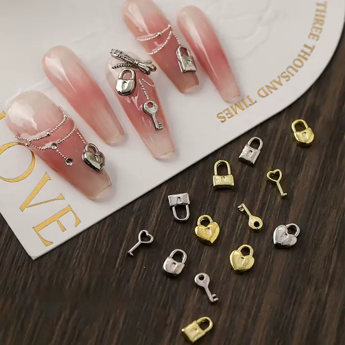 Mélange de Clé de Verrouillage pour Décoration d'Ongles, Breloque Or et Argent 3D, Cœur Doux Exquis 