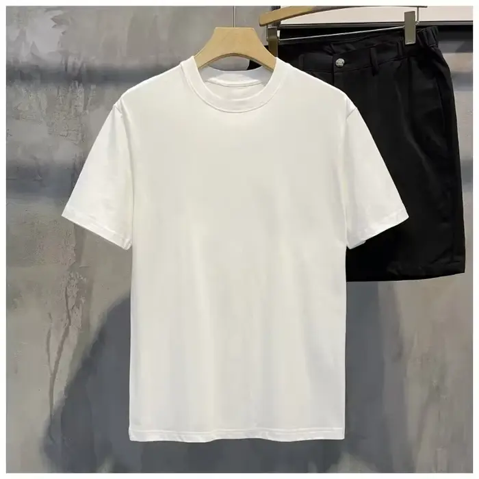 T-shirt personnalisé de style streetwear avec imprimé voiture, en pur coton, idéal pour les tenues décontractées d'été, offrant une coupe décontractée.