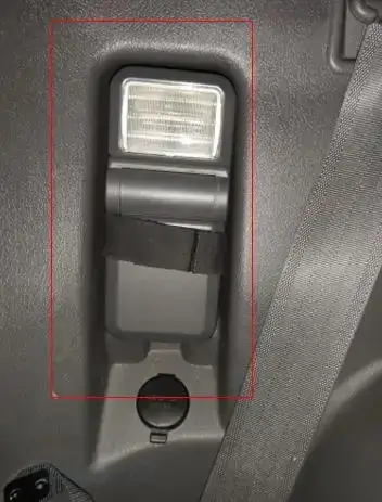 Lampe de travail de coffre arrière 1 pièce pour Pajero V20 V30 MB 777742   Feux de porte arrière pou