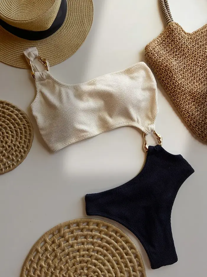 Maillot de bain une pièce asymétrique épaule dénudée - Coupe haute anneau métal femme