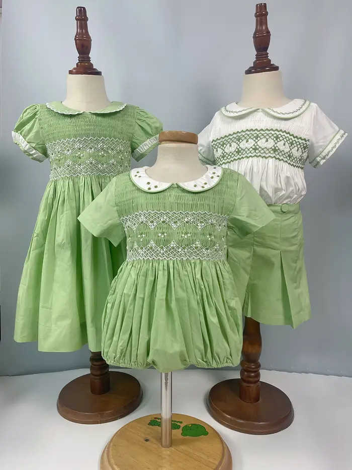 Robe à smocks faite à la main avec broderie, vêtements d'été en coton vert, vêtements de performance
